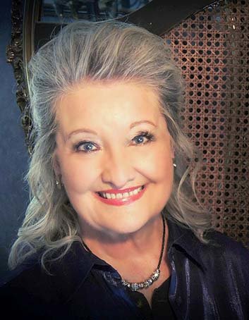 Ann Downing Headshot